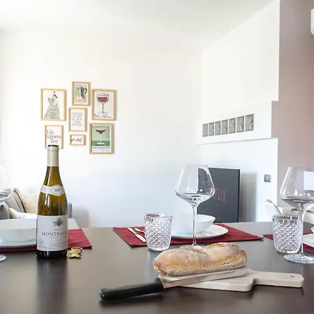 Ruby House 53 *